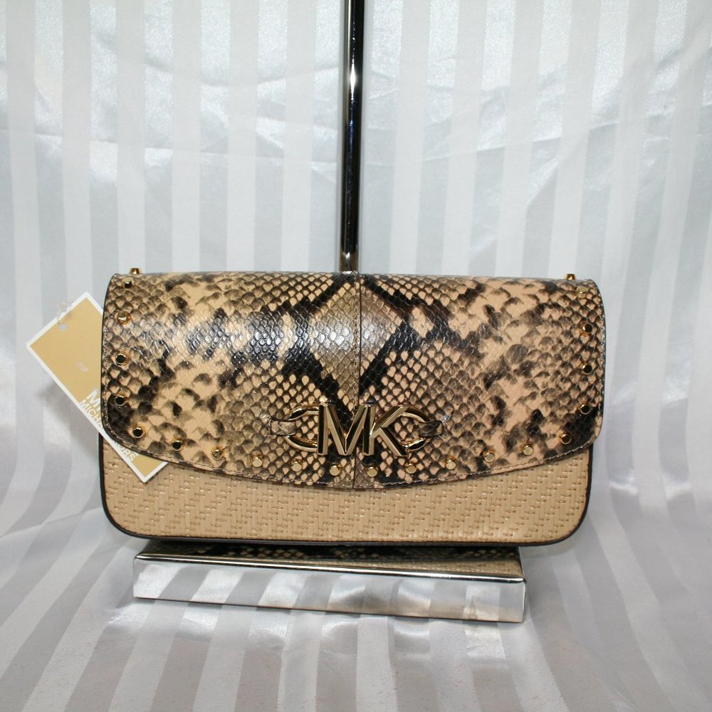MICHAEL KORS IZZY LARGE CLUTCH NATURAL